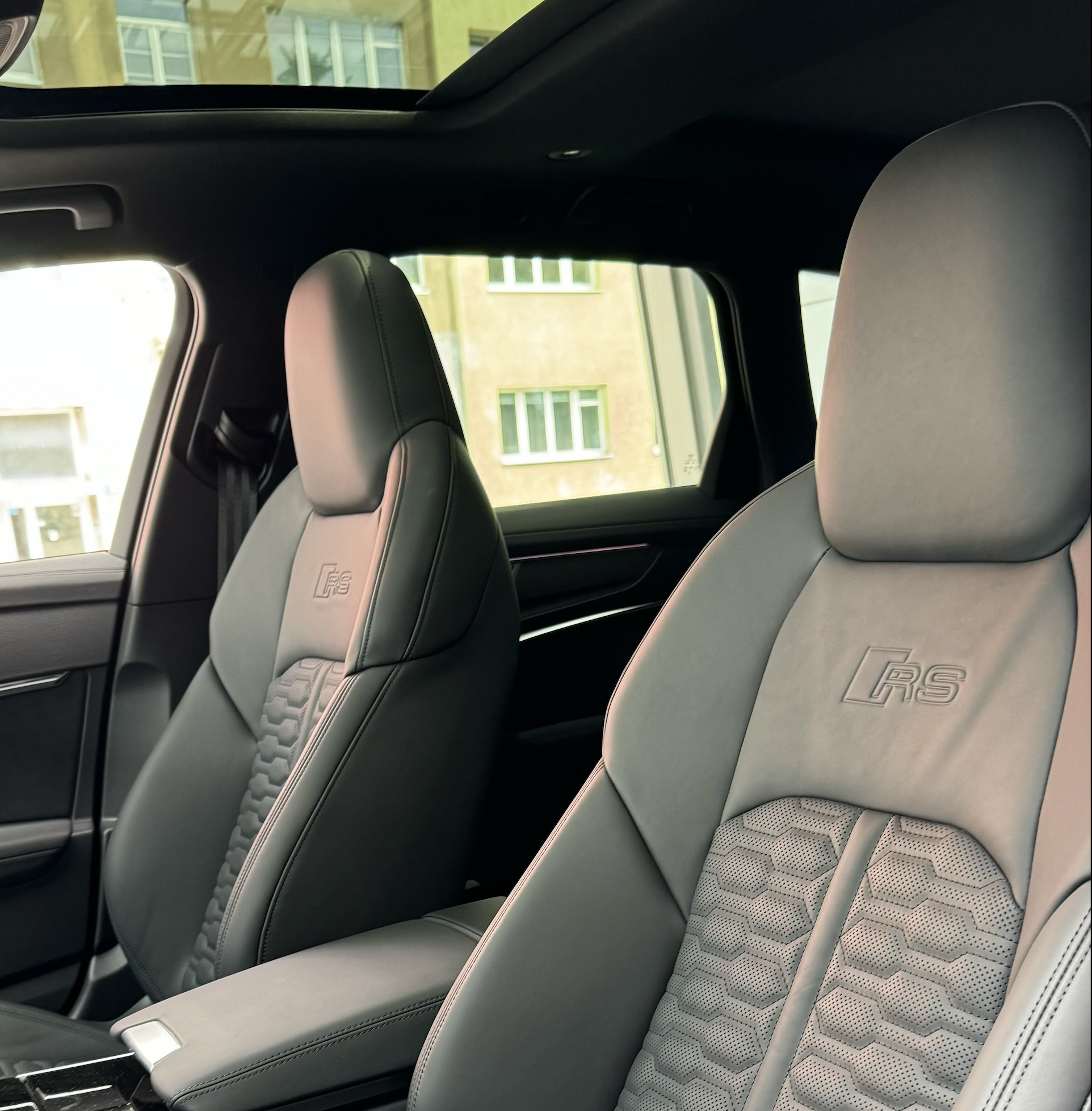 Audi RS6 PERFORMANCE AVANT | nové české auto skladem | supersportovní benzínový kombík | PERFORMANCE  | V8 biturbo 630 koní | skvělá výbava | české auto | nákup online | auto eshop | AUTOiBUY.com